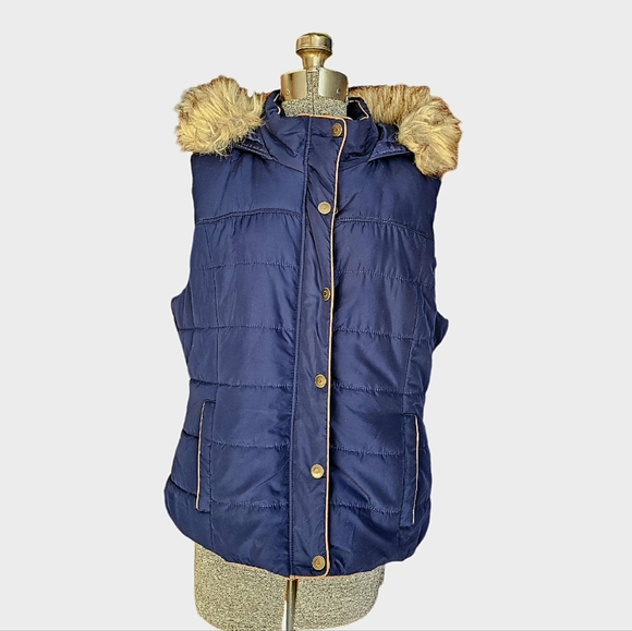 Prince & Fox Puffer Vest. - Picture 1 of 6